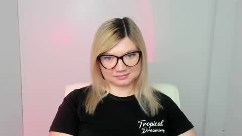 Molly online show from 09.23.25