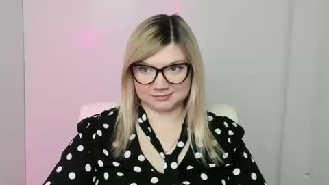 Molly online show from 10.15.25