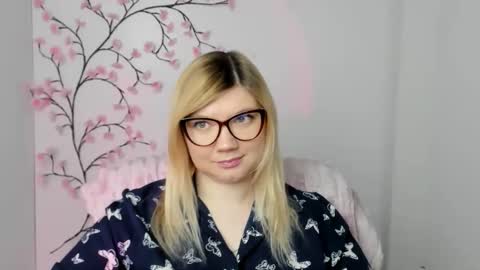 Molly online show from 12.16.25