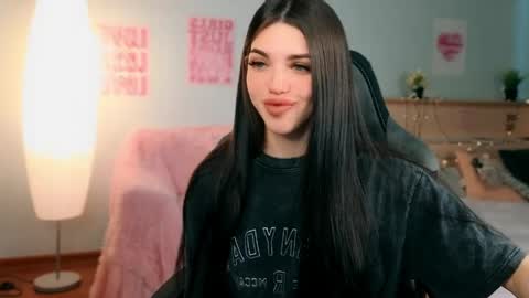 Molly online show from 05.18.26