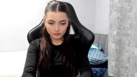 Molly online show from 11.19.25