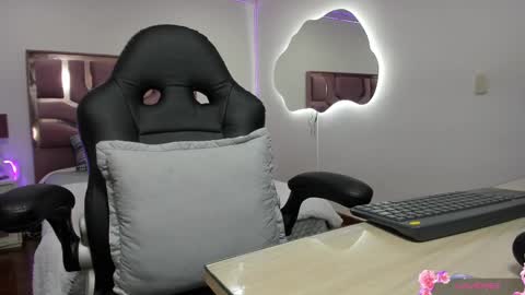 Molly  online show from 02.25.25