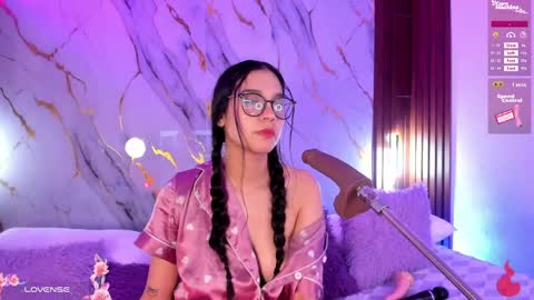 Snapshot of mollylewis18 chatting on 04.17.26 New girl Emily Valentina Michelle online show from 04.17.26
