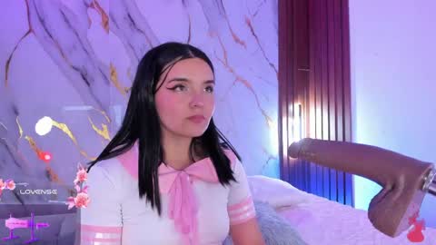 Snapshot of mollylewis18 chatting on 05.08.26 New girl Emily Valentina Michelle online show from 05.08.26