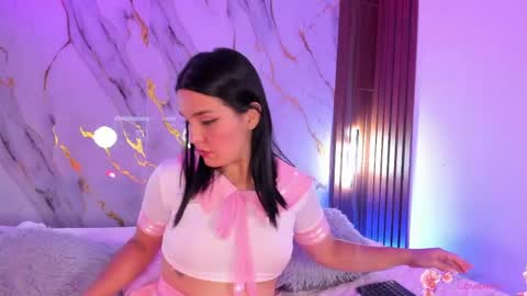 Snapshot of mollylewis18 chatting on 05.17.26 New girl Emily Valentina Michelle online show from 05.17.26