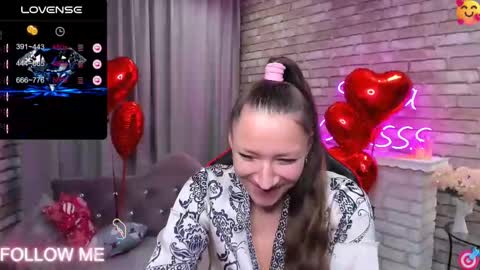 Snapshot of mollynay chatting on 02.12.25 hi im Molly heregreat boobs big heart warm pussy online show from 02.12.25