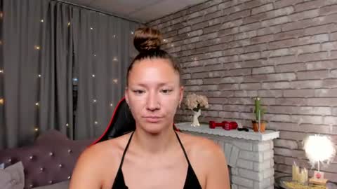 hi im Molly heregreat boobs big heart  warm pussy  online show from 07.05.26