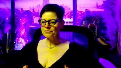 Snapshot of mollysun chatting on 04.28.26 MollySun Nina Randmann online show from 04.28.26