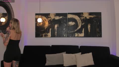 Molly Sunders online show from 03.27.26