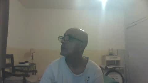 Snapshot of moment71200 chatting on 01.04.25 moment71200 online show from 01.04.25