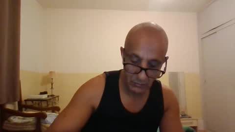 Snapshot of moment71200 chatting on 11.16.25 moment71200 online show from 11.16.25