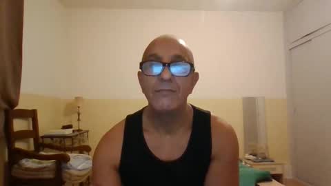 moment71200 online show from 11.27.25