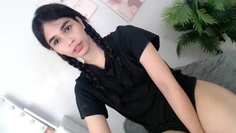 MOMIKHEM online show from 05.21.26