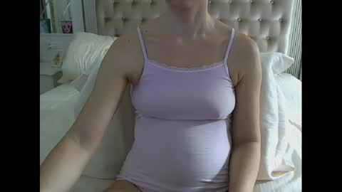 Snapshot of mommy4y chatting on 01.13.25 Amy online show from 01.13.25