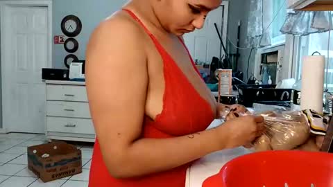 Mommy bubbles online show from 01.16.25