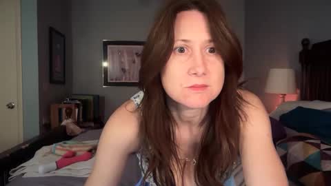 Snapshot of mommygoddessl chatting on 09.15.25 Goddess L online show from 09.15.25