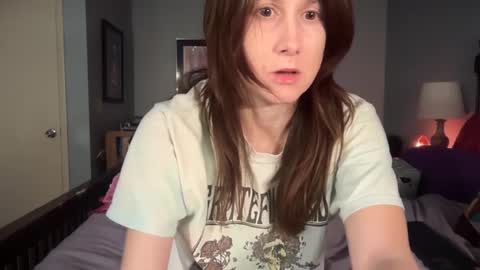 Snapshot of mommygoddessl chatting on 10.06.25 Goddess L online show from 10.06.25