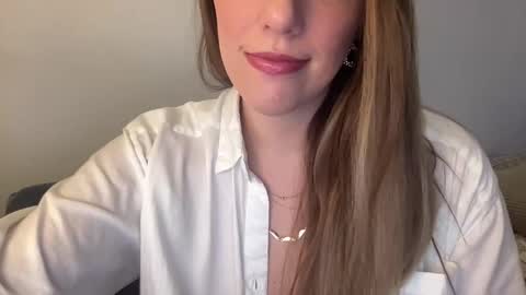 Snapshot of mommyofyourdreams chatting on 12.29.24 southernsweetheartforyou online show from 12.29.24