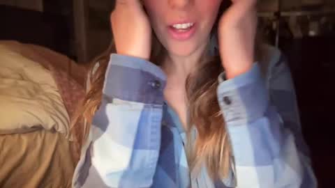 Snapshot of mommyofyourdreams chatting on 01.17.25 southernsweetheartforyou online show from 01.17.25