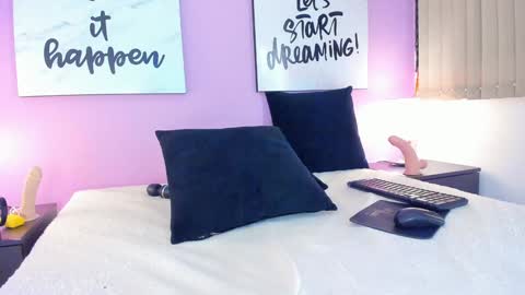 Snapshot of mommysquirt_ chatting on 12.29.24 Kendall Evanz online show from 12.29.24