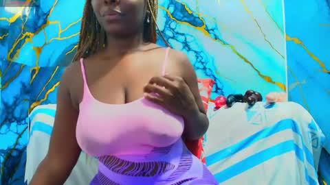 Snapshot of mommywebcam chatting on 06.01.26 DINAH online show from 06.01.26