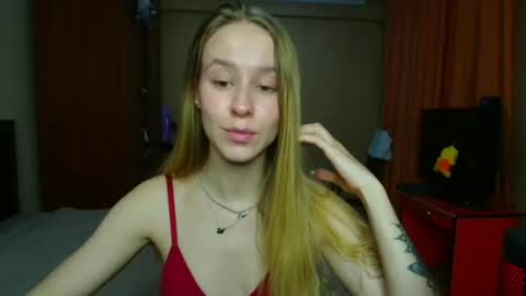 Mona online show from 10.11.25