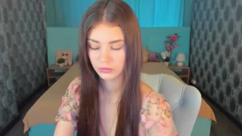 Mona online show from 07.08.26