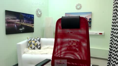 Snapshot of mona_w chatting on 02.17.26 Mona online show from 02.17.26