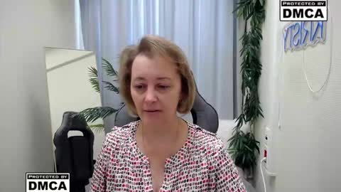 Snapshot of mona_w chatting on 02.22.26 Mona online show from 02.22.26