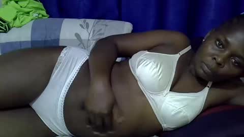 Snapshot of monarain chatting on 02.08.25 mona online show from 02.08.25