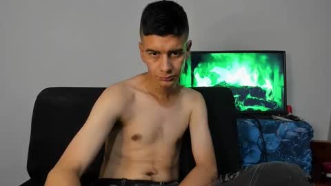 Snapshot of monarquia_ chatting on 12.07.24 nicolas online show from 12.07.24