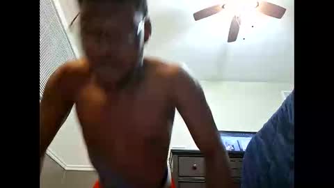 Snapshot of moneyboysaveg548 chatting on 02.11.26 moneyboysaveg548 online show from 02.11.26