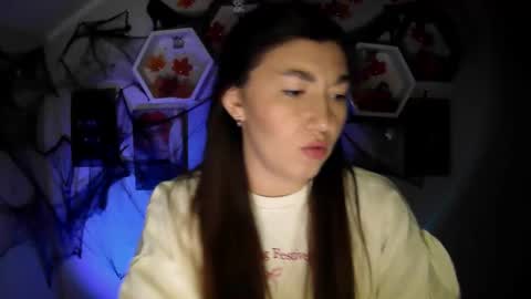 Snapshot of monica_sweets chatting on 10.01.25 sweet girl and shine body online show from 10.01.25