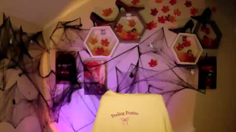 Snapshot of monica_sweets chatting on 10.02.25 sweet girl and shine body online show from 10.02.25