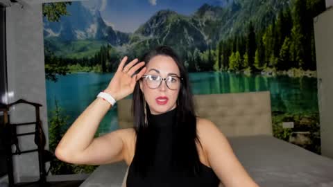 Snapshot of monica_weisss chatting on 01.15.25 monica_weisss online show from 01.15.25