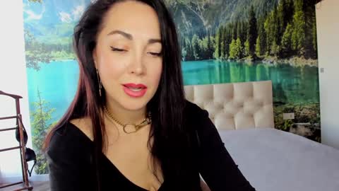 Snapshot of monica_weisss chatting on 01.22.25 monica_weisss online show from 01.22.25