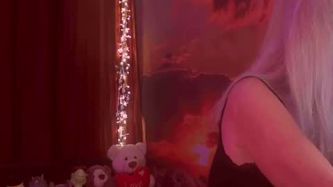 Monika    online show from 11.27.25