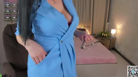 MoniKa online show from 04.17.26