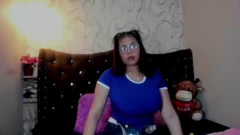 Snapshot of moniquehick chatting on 10.15.25 Monica online show from 10.15.25