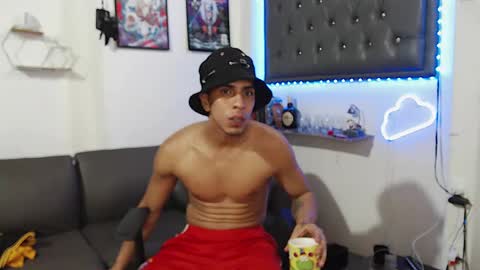 Snapshot of monkey_uchiha77 chatting on 02.08.25 simon dice online show from 02.08.25