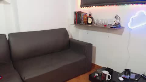 Snapshot of monkey_uchiha77 chatting on 02.11.25 simon dice online show from 02.11.25