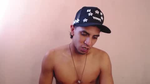 Snapshot of monkey_uchiha77 chatting on 10.18.25 simon dice online show from 10.18.25