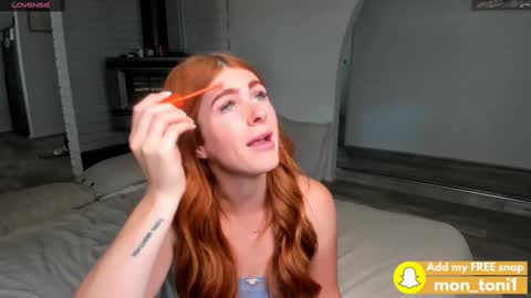 Snapshot of monslifex chatting on 03.10.25 Mons life online show from 03.10.25