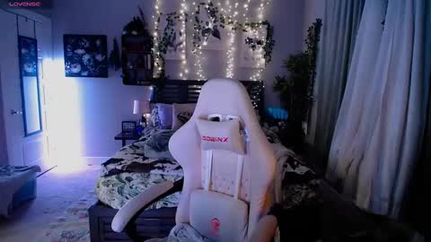 Lydia Mooney online show from 03.07.25