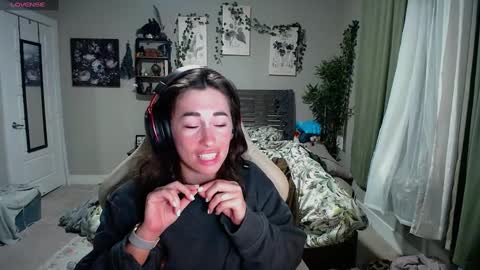 Lydia Mooney online show from 03.08.25