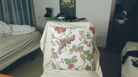 Snapshot of montserrat123 chatting on 05.15.26 Monse online show from 05.15.26