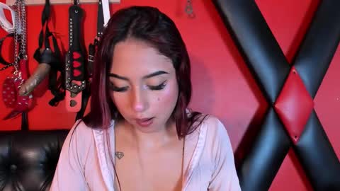 Monttserratt online show from 10.21.25