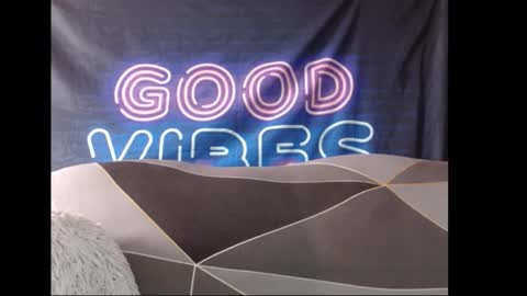 im Model Independent     you can support me with a followtip and thumbs up please its important for  you online show from 02.23.26