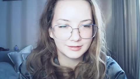 Snapshot of moodiemira chatting on 02.18.26 moodiemira online show from 02.18.26