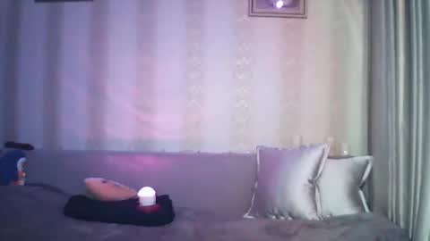 Snapshot of moodiemira chatting on 02.21.26 moodiemira online show from 02.21.26